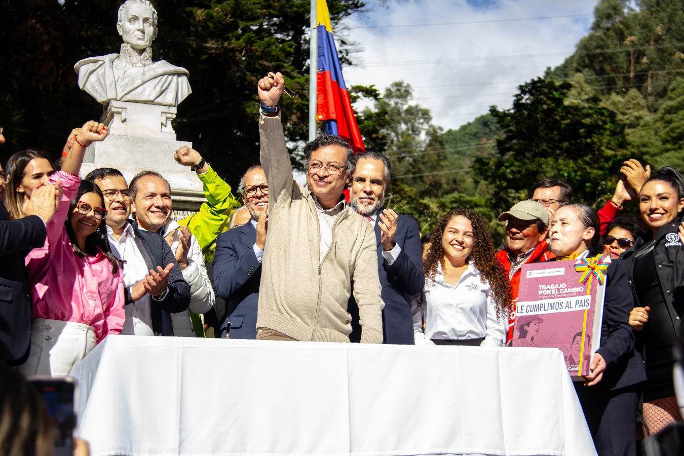 El trabajo digno es ley. Desde la Casa Museo Quinta de Bolívar, el presidente Gustavo Petro, sancionó la Reforma Laboral